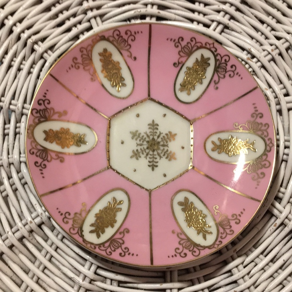 Small Pink & Gold Vintage Plate For Under Plants , Catch All Dish/Display Decor - Picture 3 of 8
